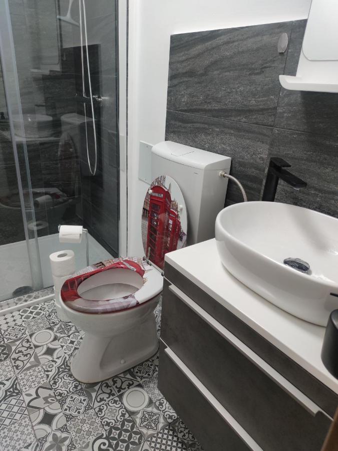 Apartman M&M'S Apartment Карловац Екстериор снимка